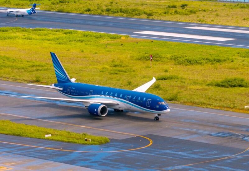 AZAL задерживает полеты в Россию и переносит рейсы в Индию